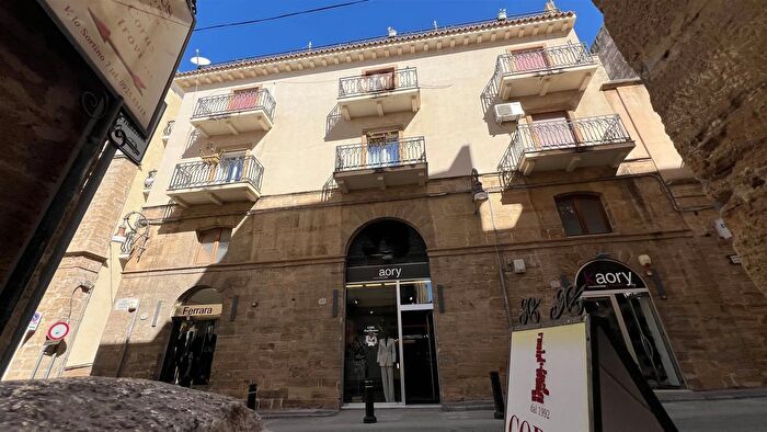 Appartamento con 10 locali in vendita in Via San Leonardo, Sciacca