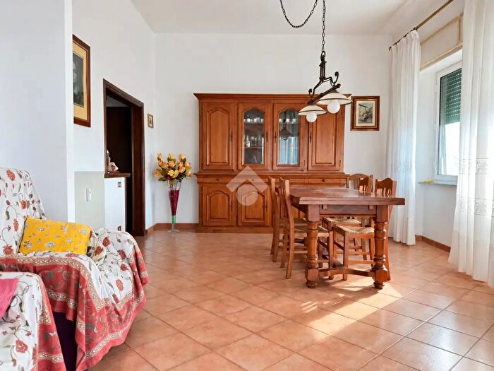 Appartamento quadrilocale in vendita in Via Bengasi, Livorno