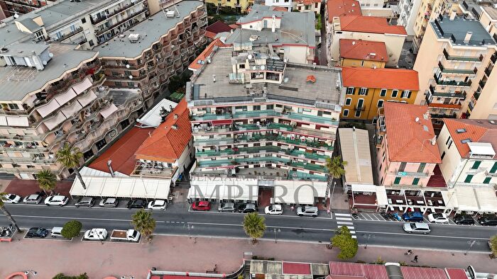 Appartamento bilocale in vendita in Passeggiata G Oberdan, Ventimiglia