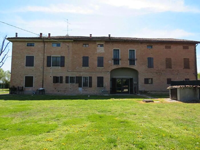 Casa con 20 locali in vendita in Via Fontana, Rubiera