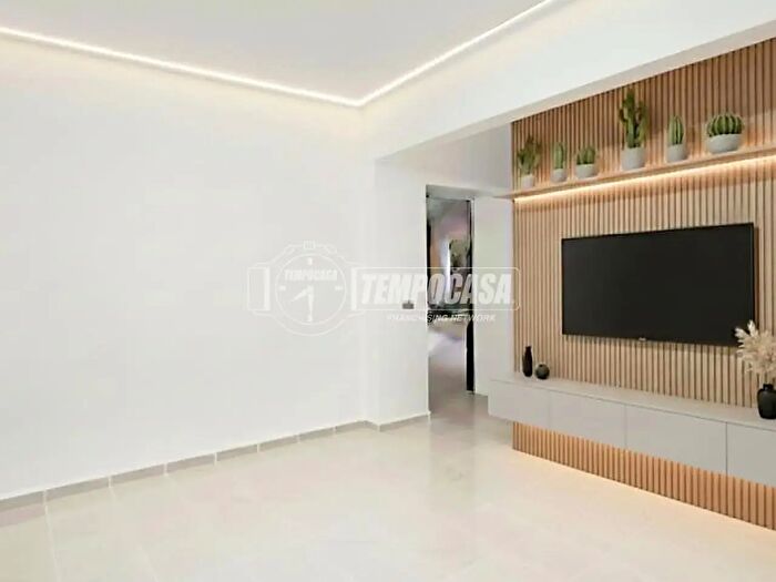 Appartamento trilocale in vendita in Via della Volta, Brescia