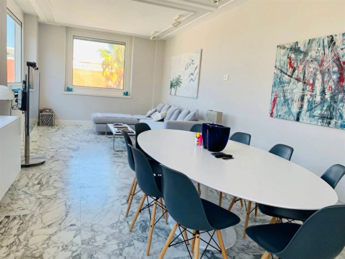 Appartamento con 8 locali in affitto in Forte Dei Marmi