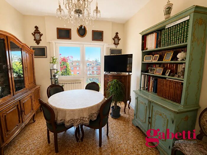 Appartamento trilocale in vendita in Via Titta Ruffo, Roma
