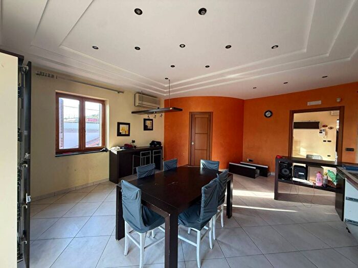 Appartamento trilocale in affitto in Via AgnanoAstroni, Bagnoli, Napoli