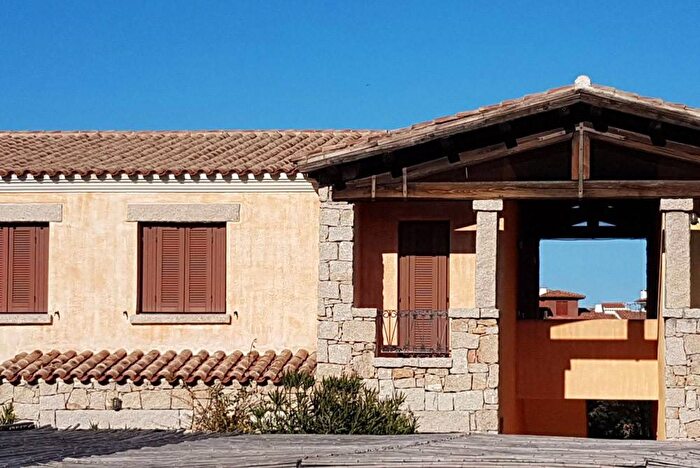 Appartamento trilocale in affitto in Via La Maddalena, Loiri Porto San Paolo