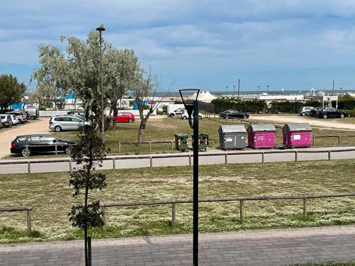 Appartamento trilocale in affitto in Viale Giovanni Pascoli, Comacchio