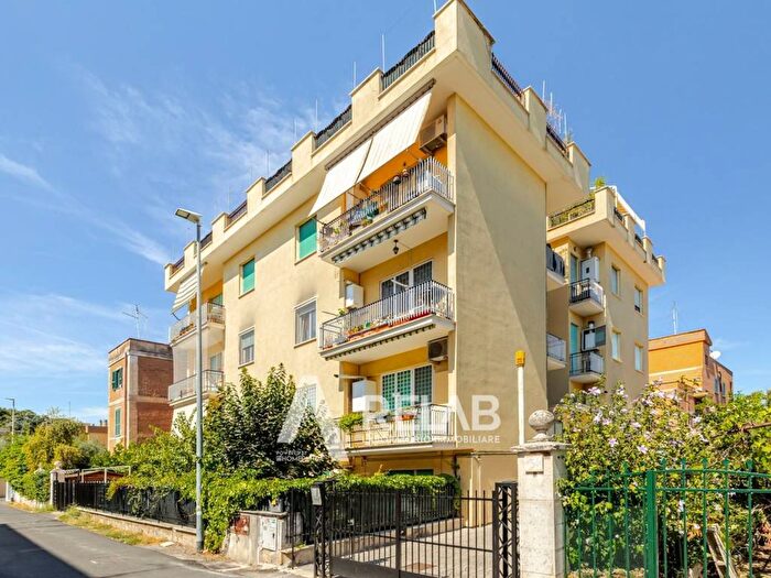 Appartamento trilocale in vendita in Via Celso Ulpiani, Ponte Mammolo, Roma