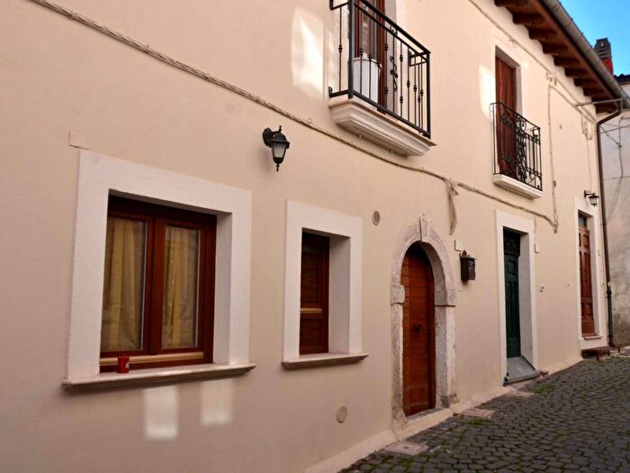 Appartamento trilocale in affitto in Via Umberto I, Centro, Ovindoli