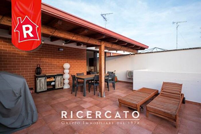 Appartamento con 5 locali in vendita in Via Alberto Moravia, Lecce