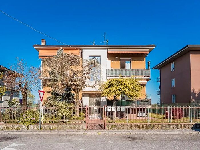 Appartamento trilocale in vendita in Via XXI Luglio, Sommacampagna