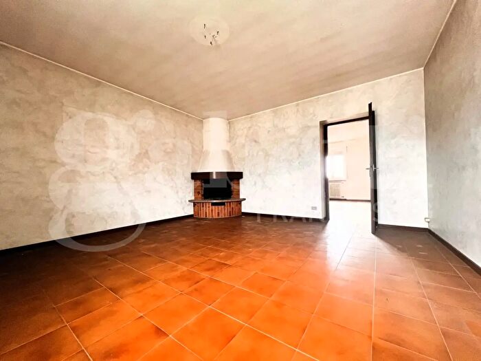 Appartamento trilocale in vendita in Turate