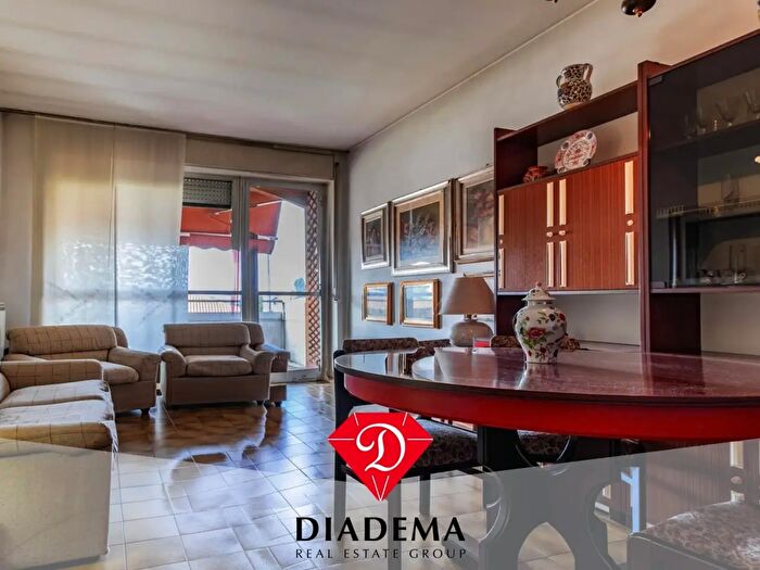 Appartamento trilocale in vendita in Via Libertà, Besnate