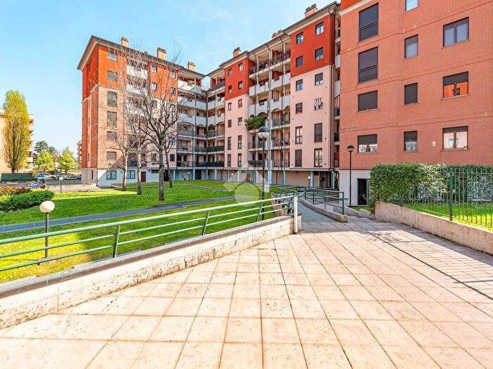 Appartamento trilocale in affitto in Viale Rimembranze, Centro, Lainate