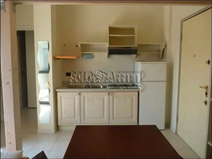 Appartamento monolocale in affitto in Via Agosti, Legnano