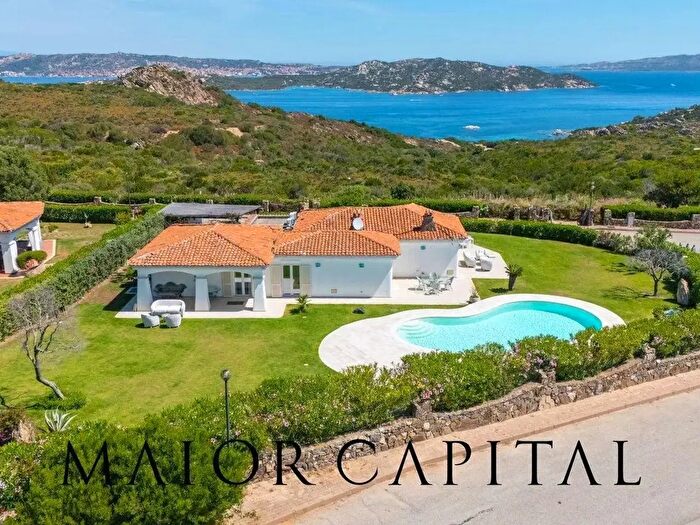 Casa con 12 locali in vendita in Palau