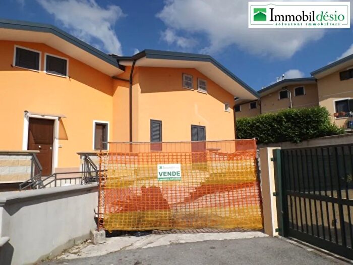 Casa con 10 locali in vendita in Tito