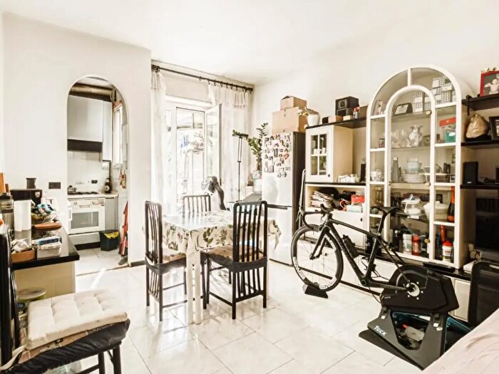 Appartamento bilocale in vendita in Via Lomellina, Milano