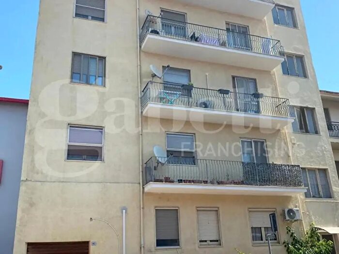 Appartamento con 5 locali in vendita in Via Campania, Oristano