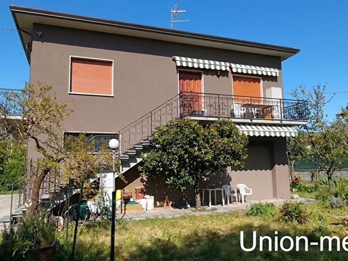 Casa con 10 locali in vendita in Via Salicello, Castelnuovo Magra