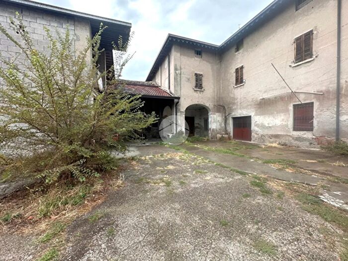 Casa con 7 locali in vendita in Via Rosa, Acquafredda