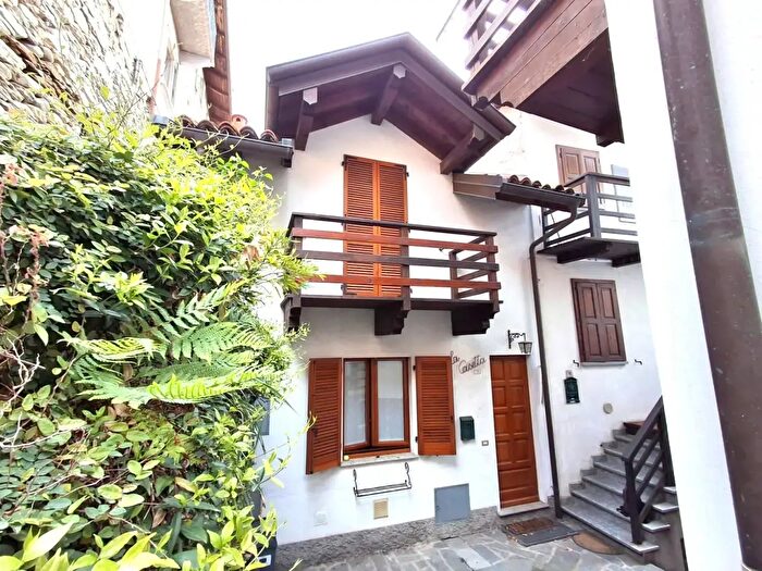Casa bilocale in vendita in Vicolo dei Vicoli, Ghiffa