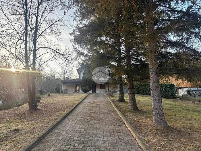 Casa con 7 locali in vendita in Cascina Vollunga, Refrancore