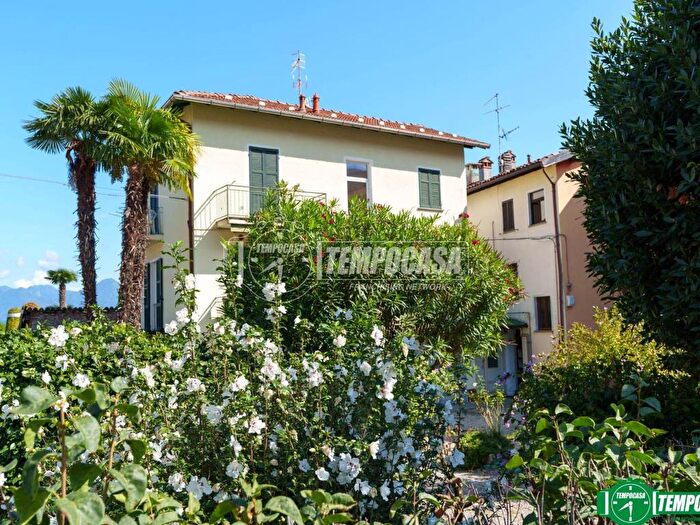 Appartamento trilocale in vendita in Via Piave, Centro, Baveno