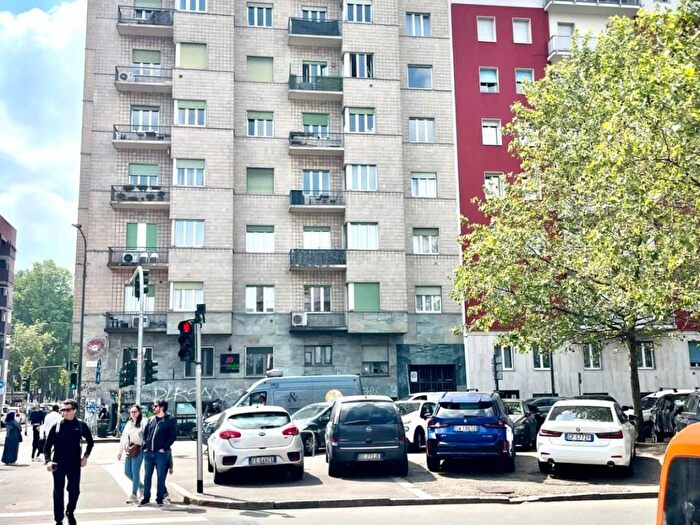 Appartamento bilocale in affitto in Viale Papiniano, Solari, Milano