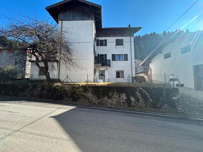 Casa con 6 locali in vendita in Via Tersadia, Paluzza