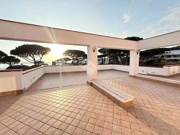 Casa con 5 locali in vendita in Via Vecchia delle Vigne, Pozzuoli