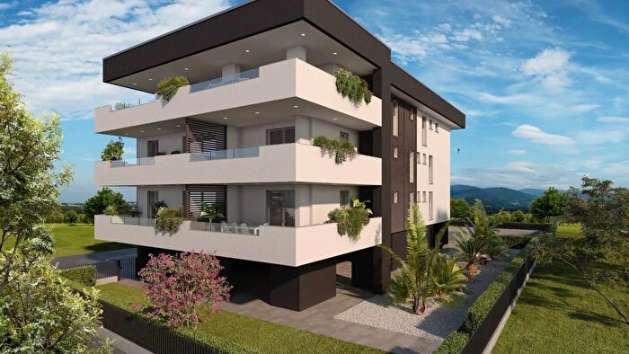 Appartamento trilocale in vendita in Via Toscana Monza, Monza