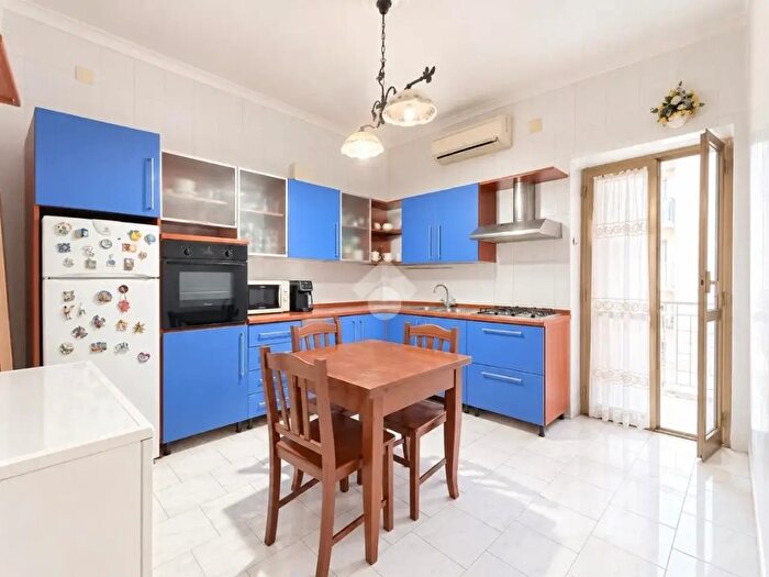 Appartamento trilocale in vendita in Traversa Angelo Compagnone, Pozzuoli