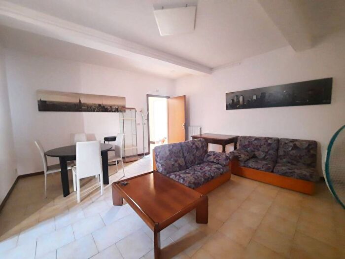 Appartamento trilocale in affitto in Corso Giuseppe Garibaldi, Centro Storico, Reggio Emilia