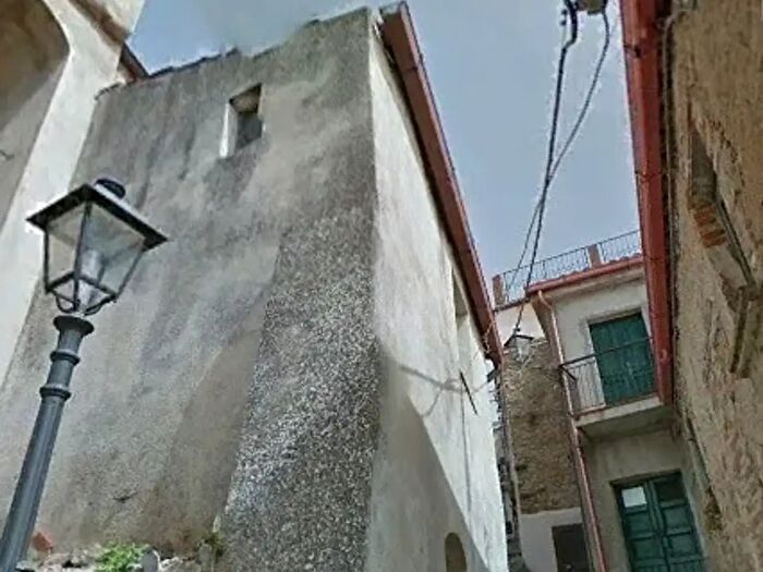 Casa bilocale in vendita in Via Santo Spirito, Bova