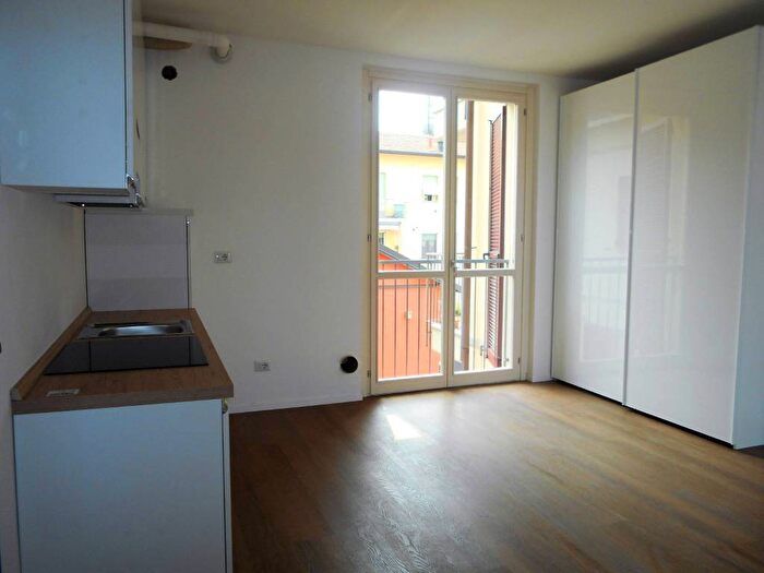 Appartamento monolocale in affitto in Via Chioso, Centro, Casatenovo