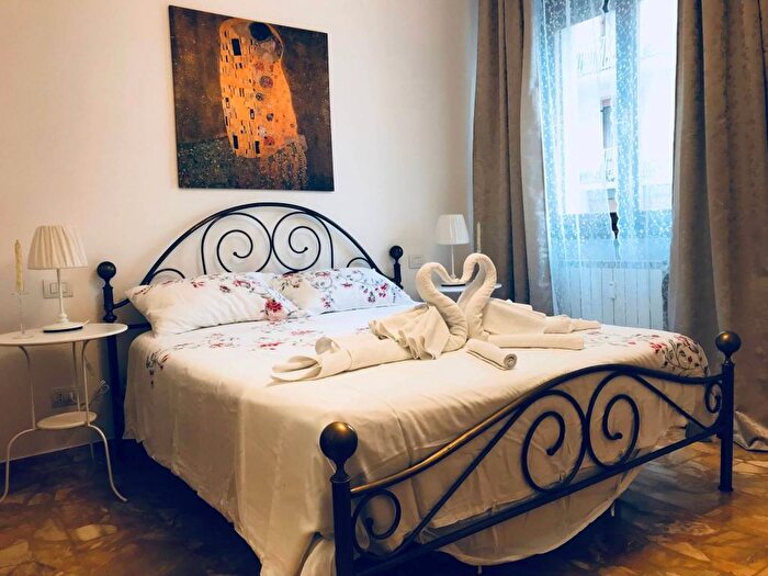 Appartamento quadrilocale in affitto in via carissimi, Novoli, Firenze