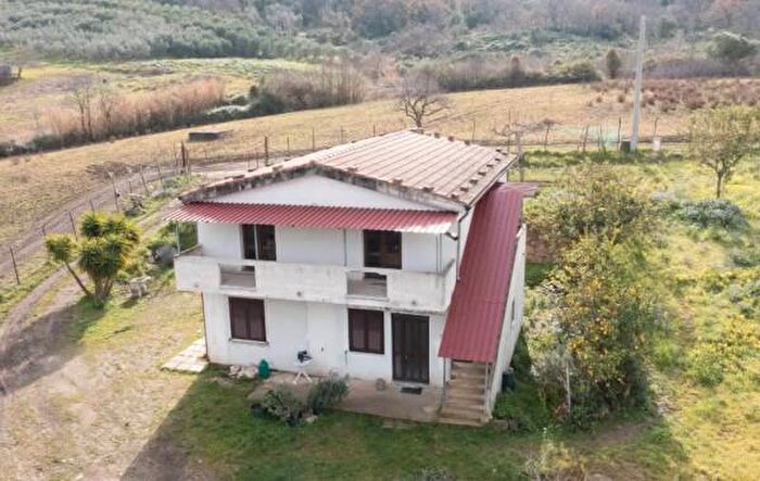 Casa con 6 locali in vendita in Via Sciambali, Ceraso