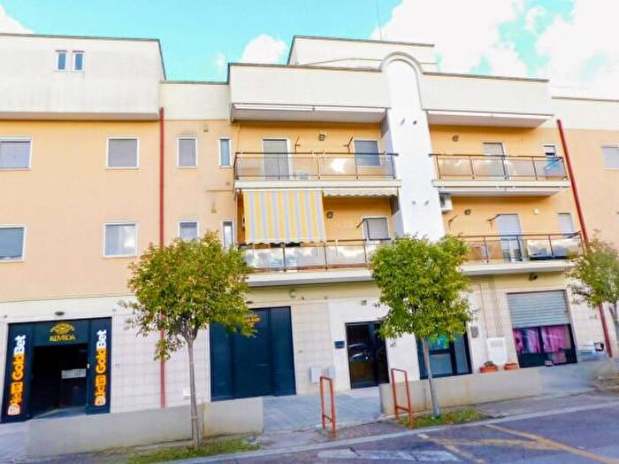 Appartamento trilocale in vendita in Via Stefano Raguso, Martina Franca