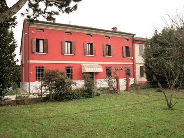 Casa con 6 locali in vendita in Strada Sacca, Pegognaga