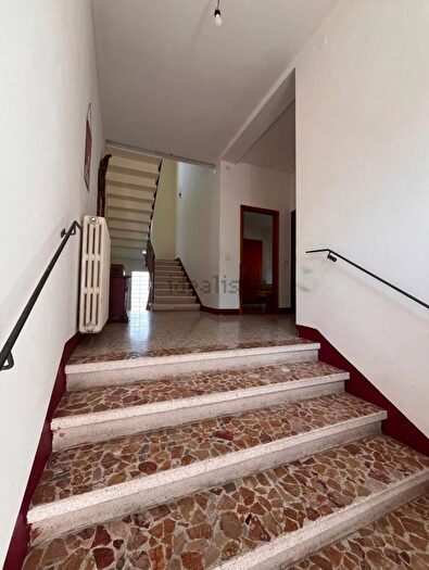 Casa con 5 locali in vendita in Suzzara