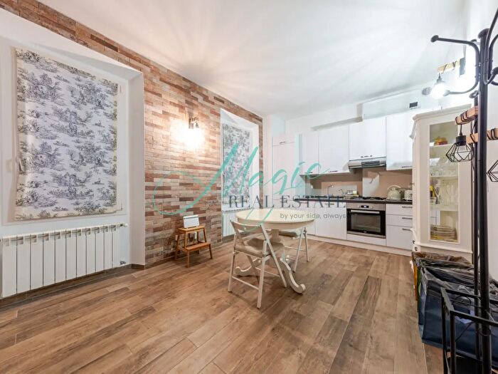 Appartamento bilocale in vendita in Via Catullo, Milano