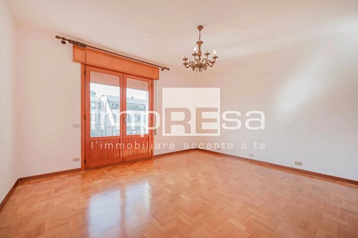 Casa con 6 locali in vendita in Via dei Partigiani, Paese