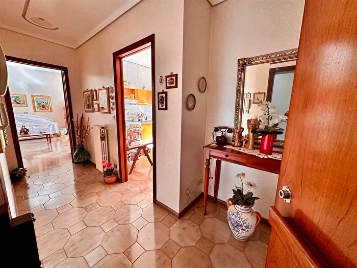 Appartamento con 6 locali in vendita in Viale dei Platani Ragusa, Ragusa