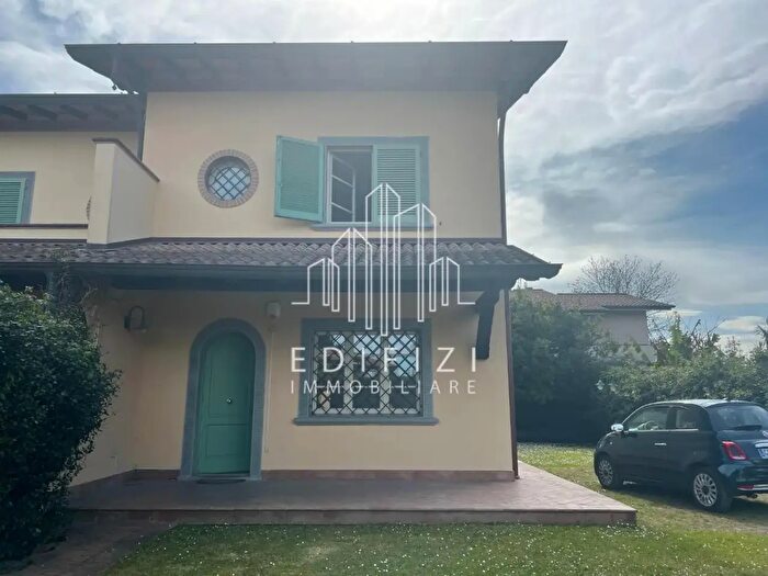 Casa con 7 locali in vendita in Michelangelo Buonarroti, Forte Dei Marmi