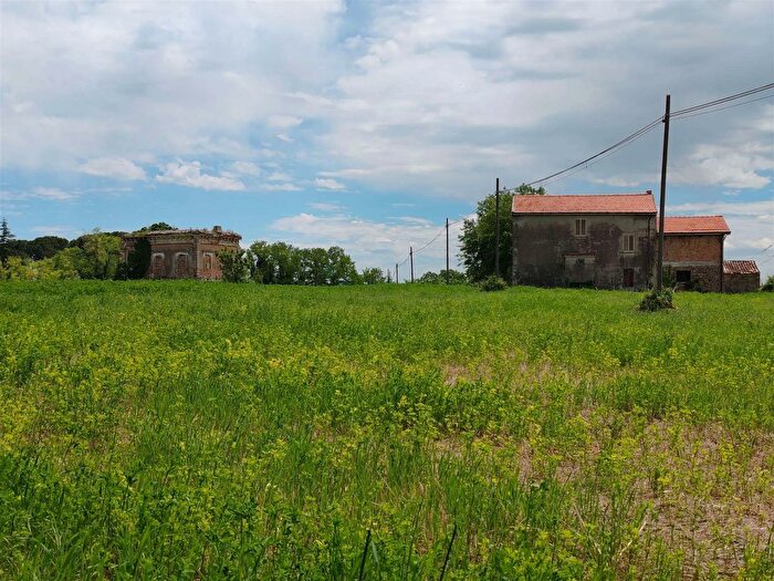 Casa con 11 locali in vendita in Orsogna, Orsogna