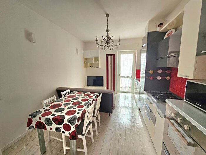 Appartamento bilocale in affitto in Via Maggio, Quarto Oggiaro, Milano