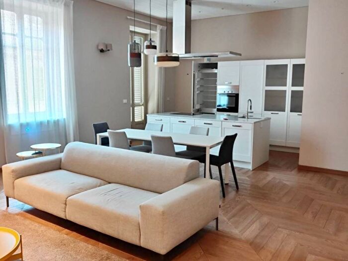 Appartamento trilocale in affitto in Via dellAccademia Albertina, Via della Rocca, Torino