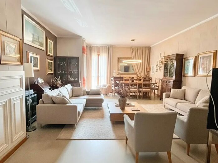 Appartamento con 8 locali in vendita in Via Capitano Ritucci, Lecce