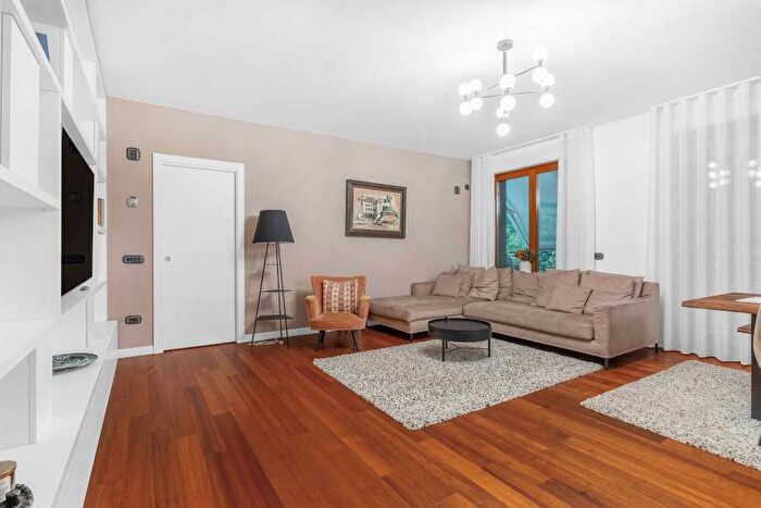 Appartamento trilocale in affitto in Via degli Ottoboni, San Siro, Milano