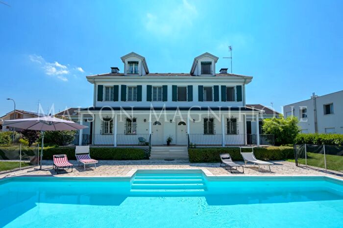 Casa con 8 locali in vendita in Via delle Viole, Vigarano Mainarda